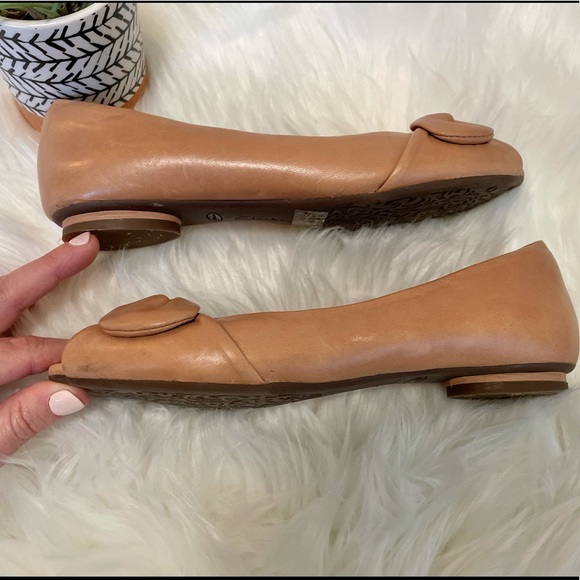 Clarks Artisan Demure Flare Flats - Picture 10 of 13